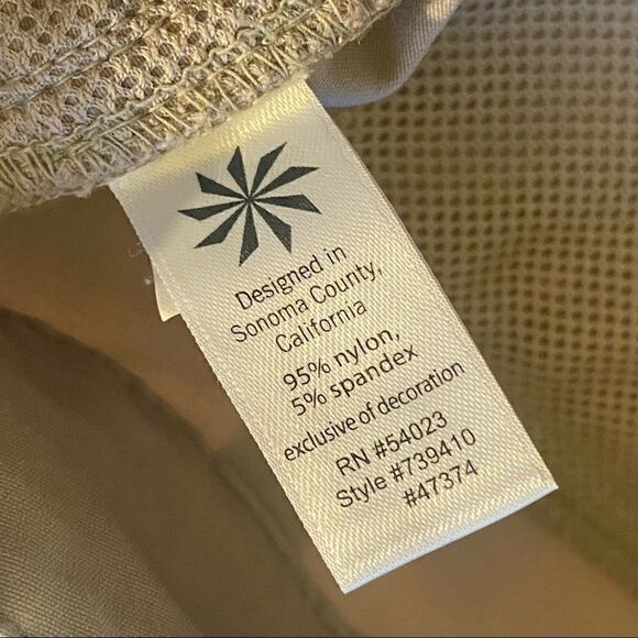 Athleta Dipper Bermuda hiking shorts - Picture 6 of 12